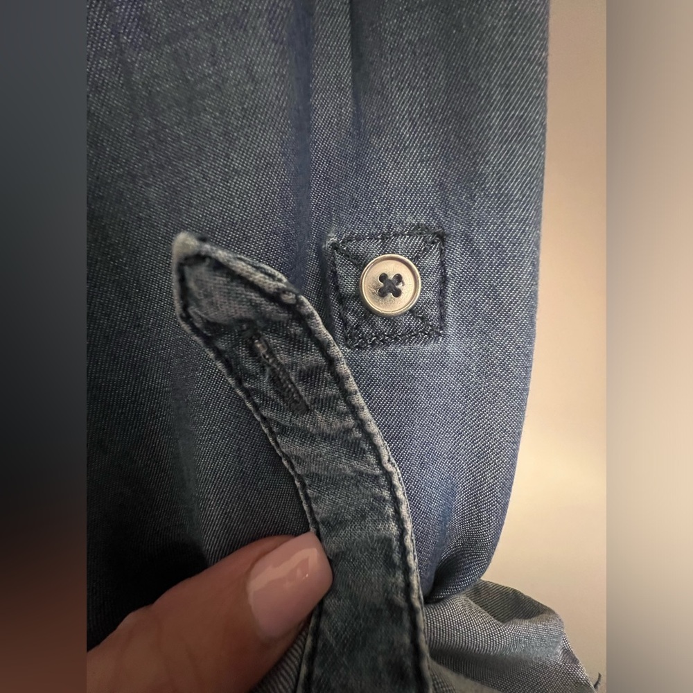 Ladies button down with neck tie - Picture 3 of 4